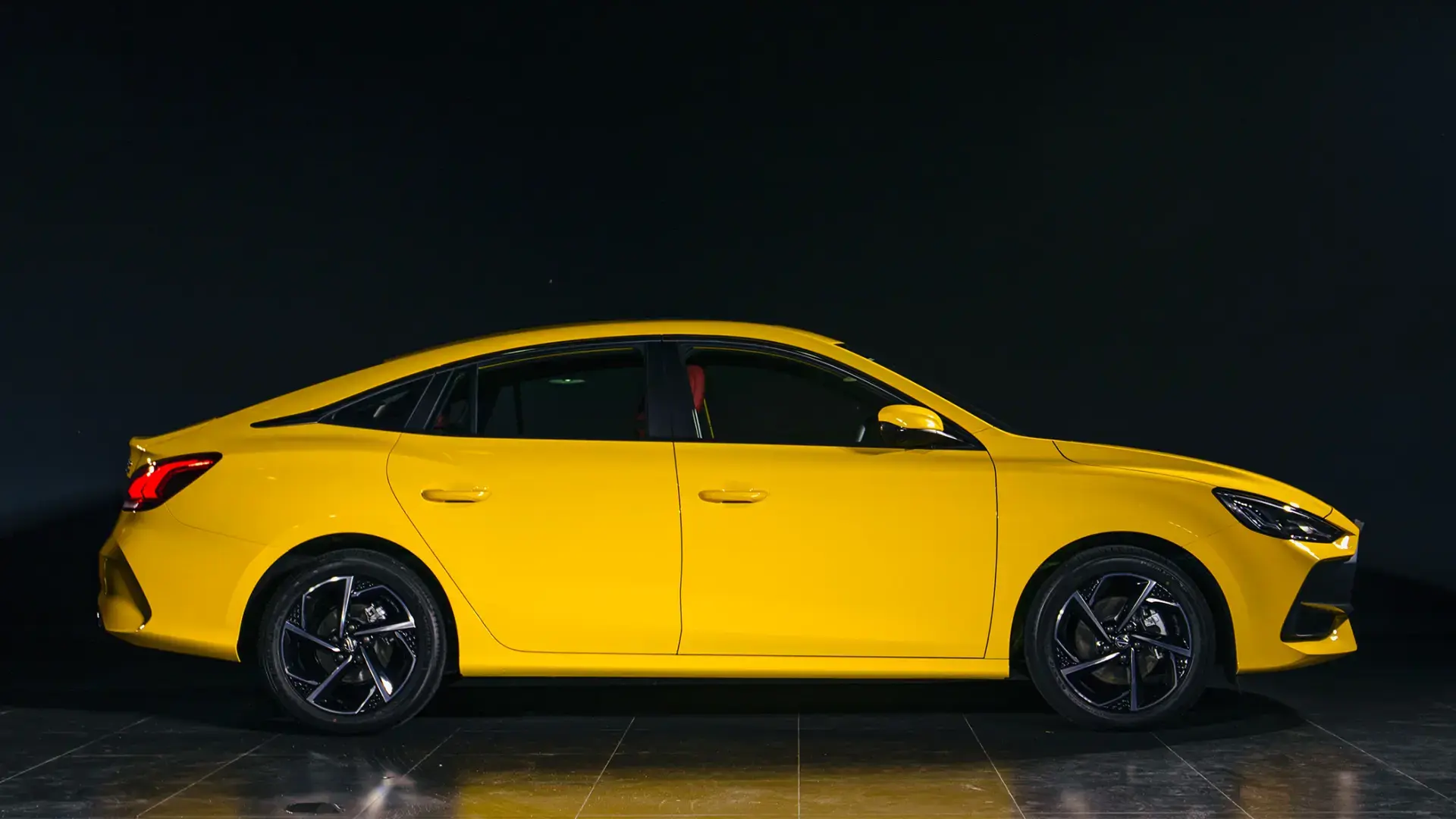 آغاز فروش تعداد محدود ام جی GT در گروه خودرویی دلیلی